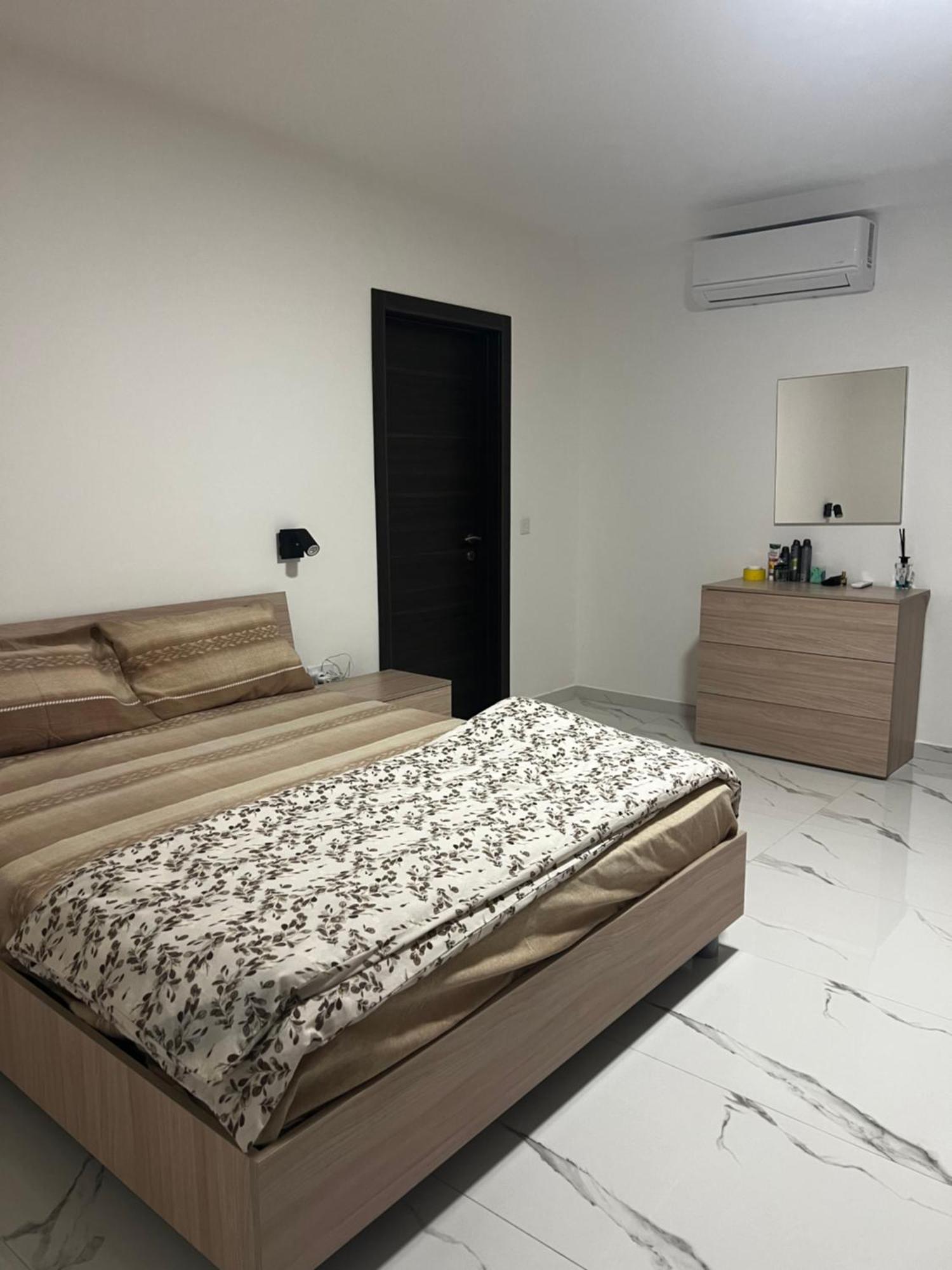 Luqa 3 Bedroom Penthouse T Εξωτερικό φωτογραφία